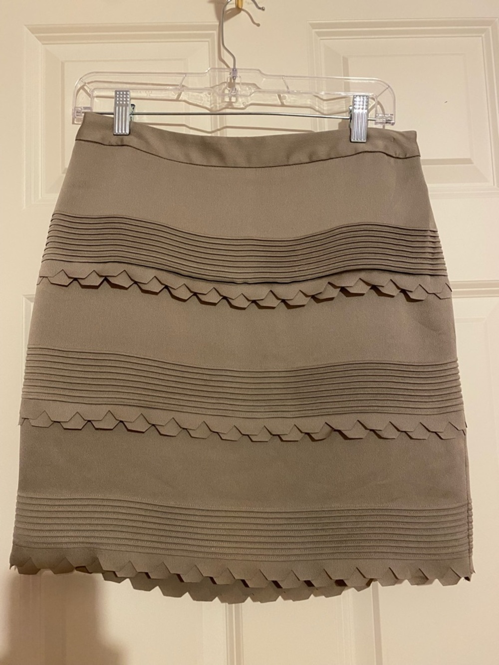 Banana Republic Beige Taupe Ruffle A-Line Short Skirt, Size 2